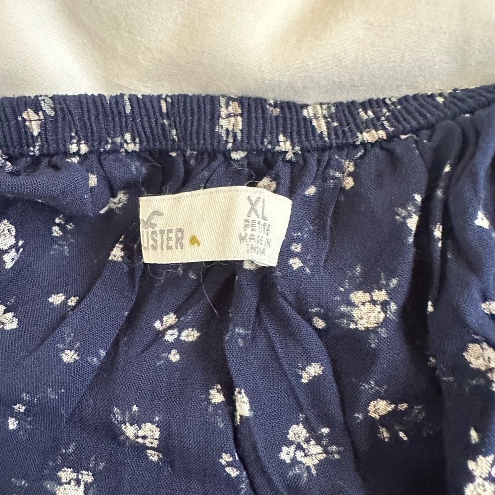 Hollister Floral Navy Dress - Picture 6 of 6